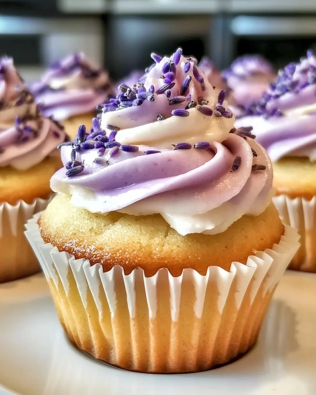 Lavendel Honig Cupcakes für einen zauberhaften Genuss